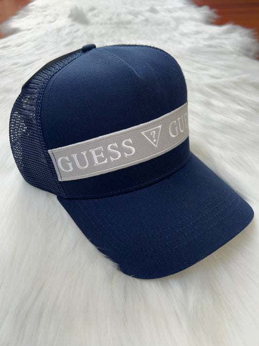 Gorro GUESS - diseño bordado